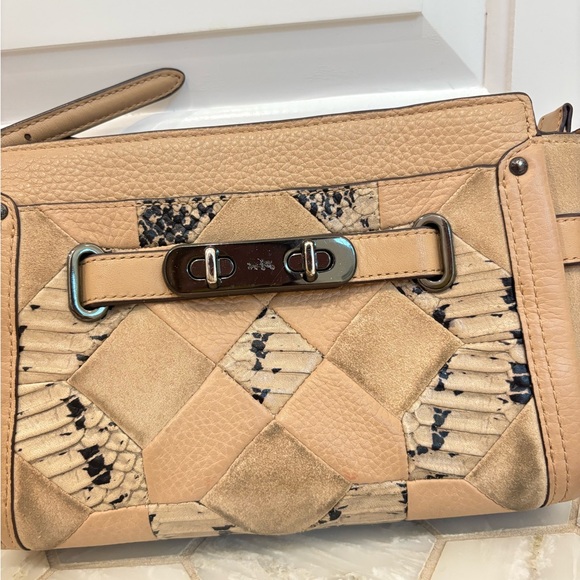 COACH Tan Leather Crossbody Bag - Picture 3 of 6